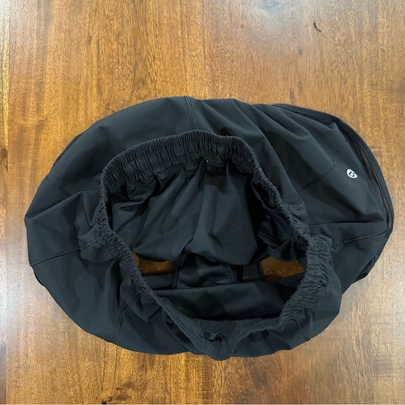 Lululemon Hotty Hot Low-Rise Lined Short 4” Size 8 Black - Picture 3 of 7